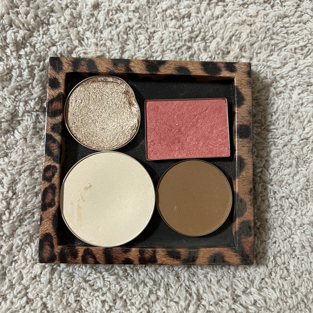 Z pallet with under eye brighter, bronzer, blush and highlighter
